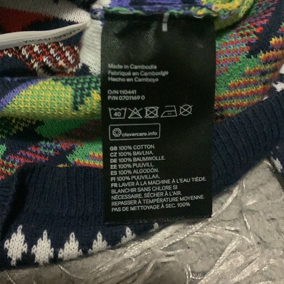 Christmas sweater from H&M! Llike new condition. - Picture 4 of 4